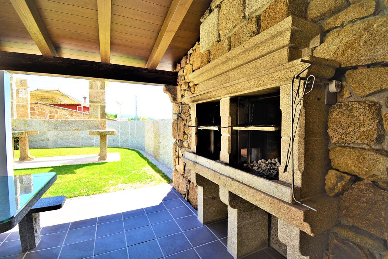 Galihost - Apartamentos Mamuela Ribadumia Exterior foto